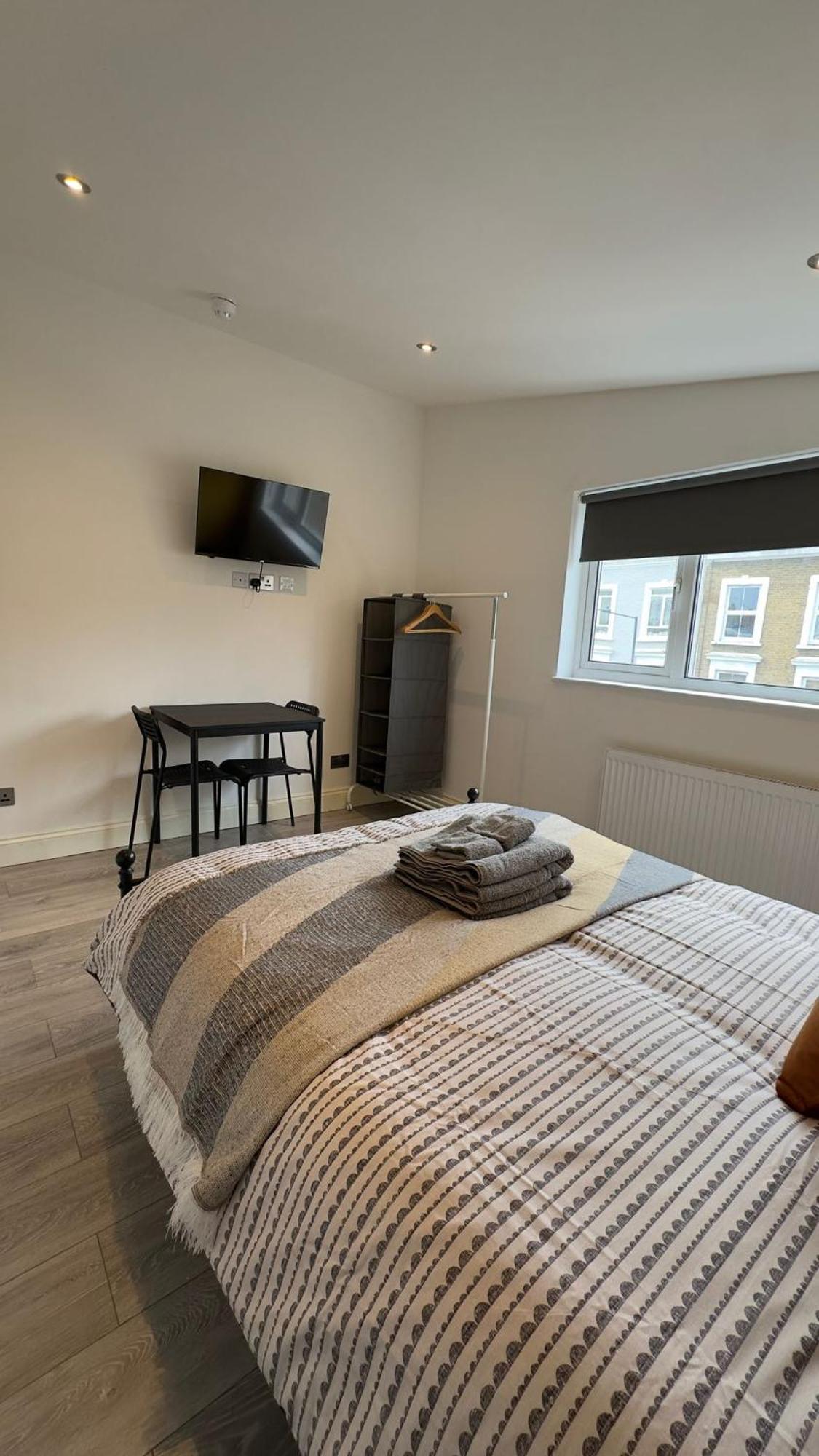 15 Min To Central London Guest Suites 22 외부 사진
